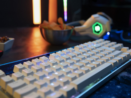 BetterGG white mechanical keyboard