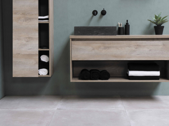 Hanging bathroom cabinet set
