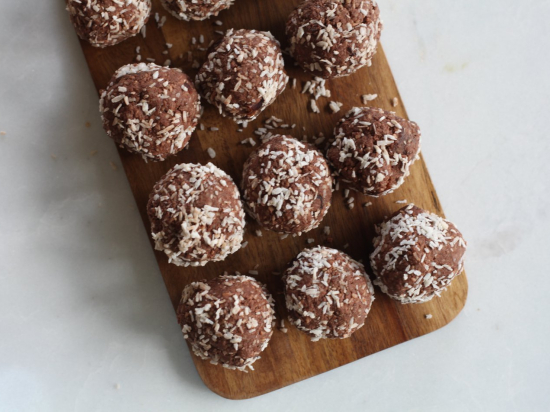 Chocolate and cocoa balls pack