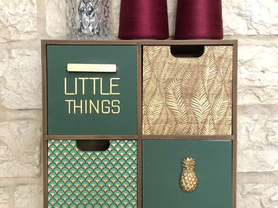 "Little things" commode