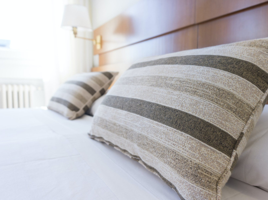 Horizontally stripped pillows (2 pcs)