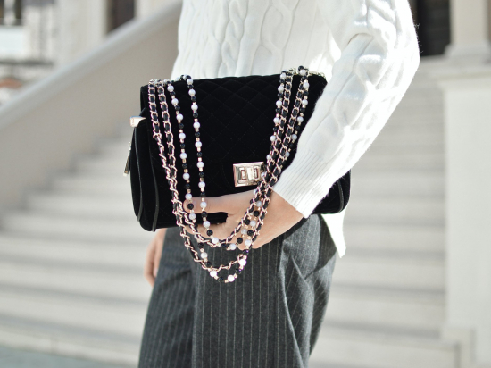 Pearl-stylished bag