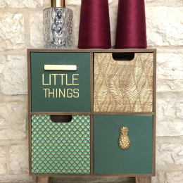 "Little things" commode