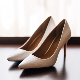 Leather high heels (creamy)