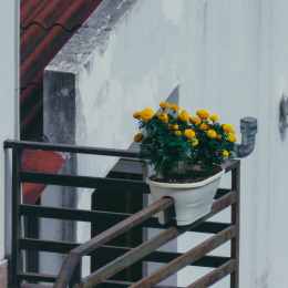Balcony flowerpot