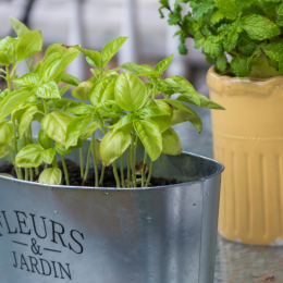 Aluminium flowerpot